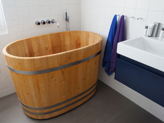 Foto : Japanse houten baden